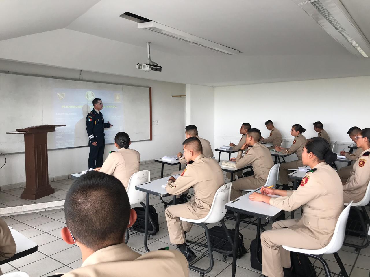 Hace 25 años, en el Heroico Colegio Militar sólo se impartía el nivel bachillerato. (José Antonio Belmont)