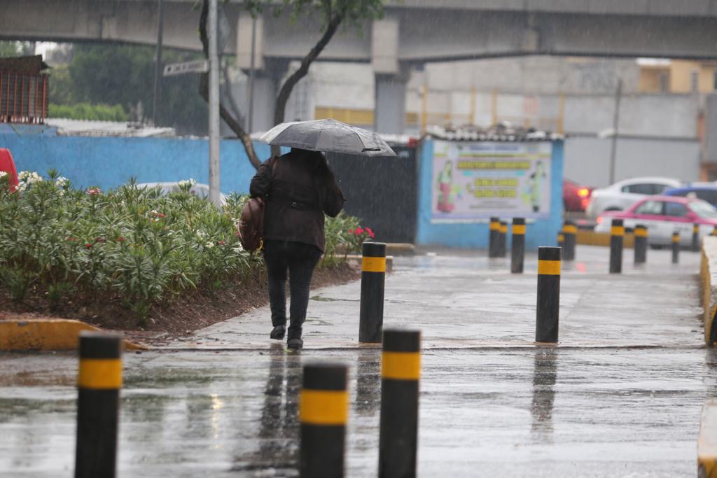 Capitalinos 'sufrieron' la granizada, que afectó principalmente alcaldías del sur. (Jorge Carballo)
