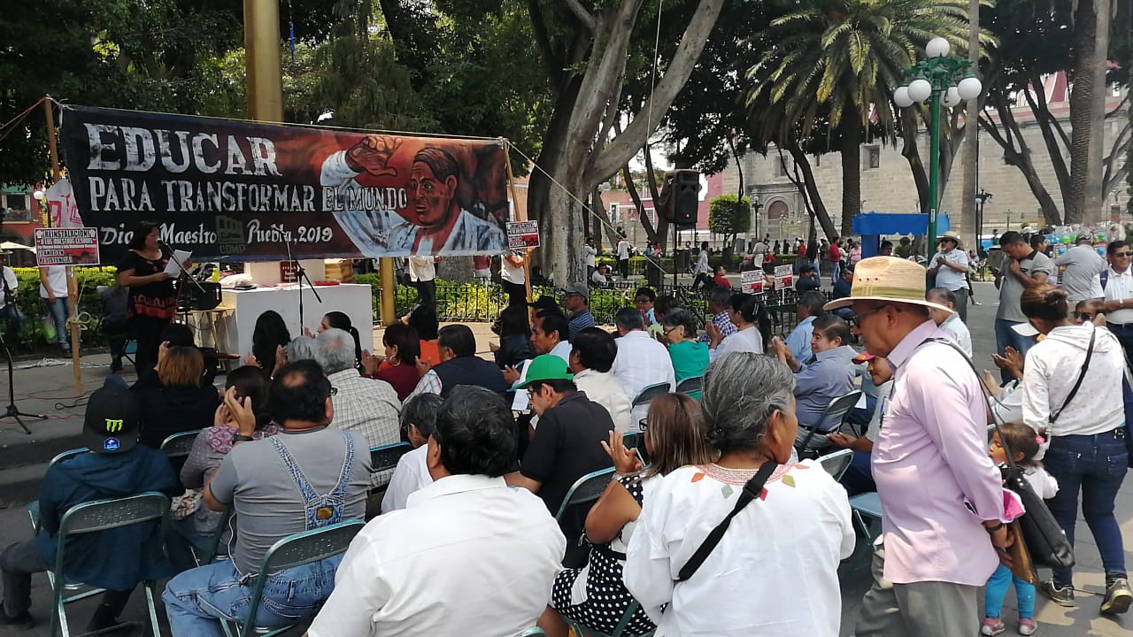 Han generado un caos vial y autos parados en las vialidades  (Andrés Lobato)