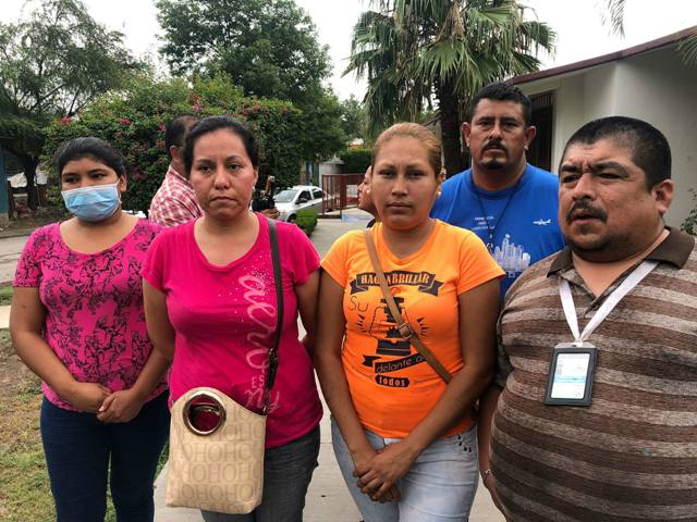 Padres de los pacientes que cuenta con un tratamiento por cáncer (Foto/Antonio Hernández)