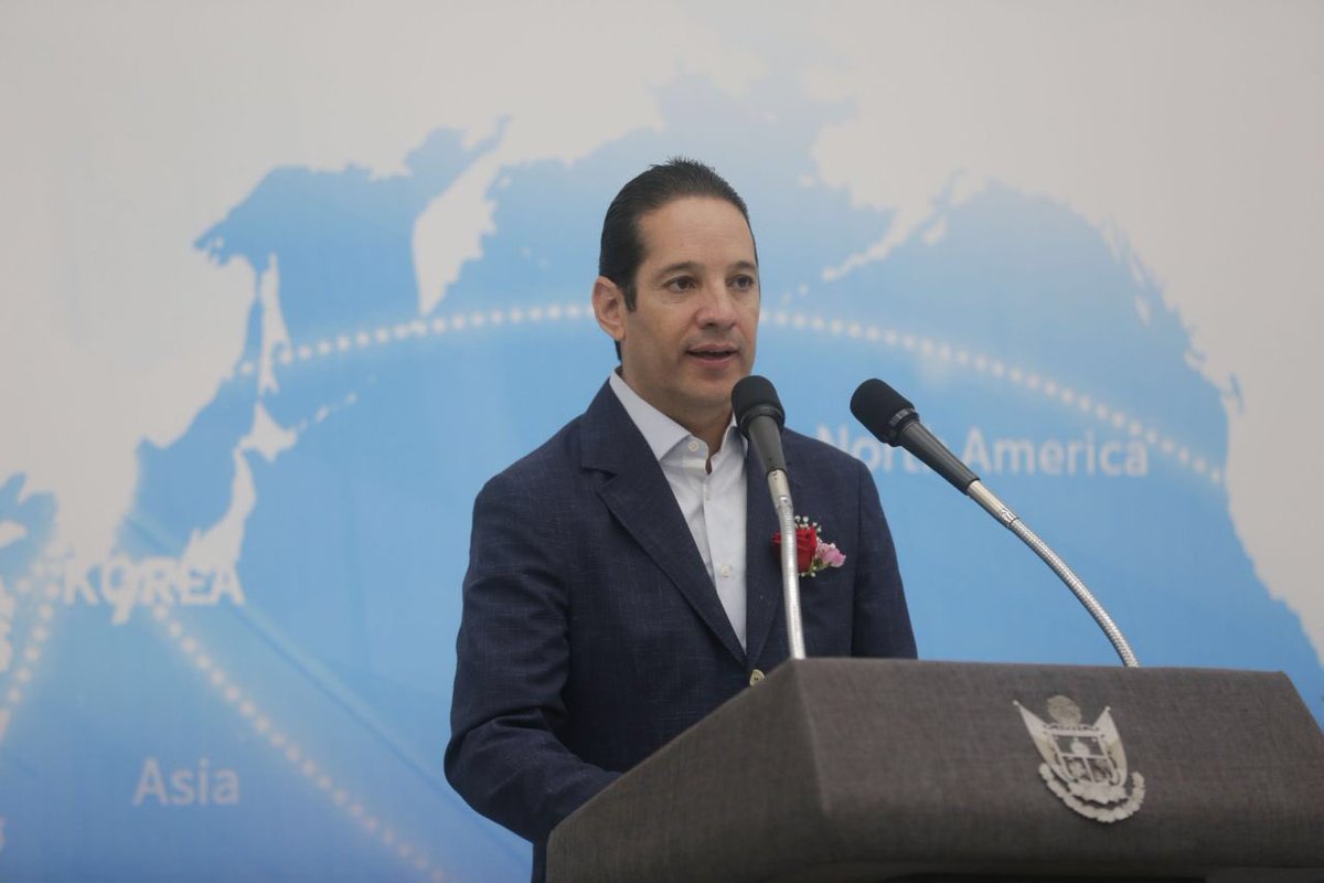El gobernador de Querétaro, Francisco Domínguez.