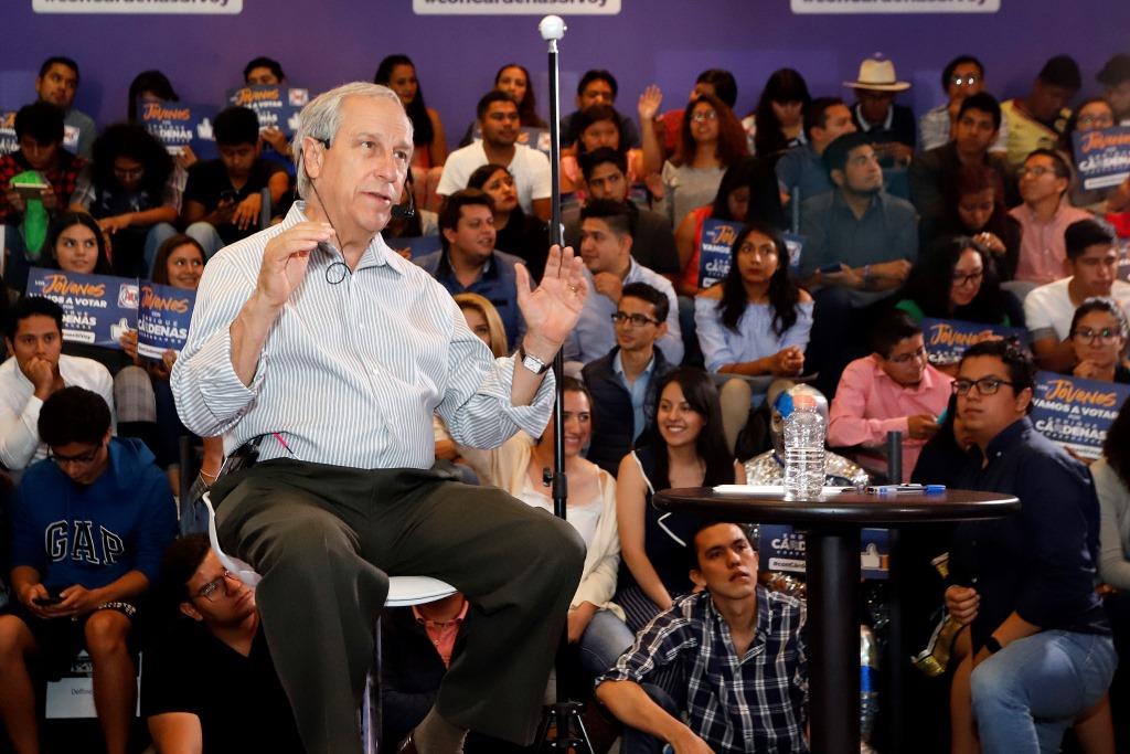 Enrique Cárdenas se reunió con jóvenes (Agencia Enfoque)