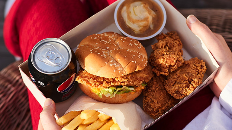 El estudiante comió en las sucursales de KFC de la provincia de KwaZulu-Natal, Sudáfrica. (KFC)