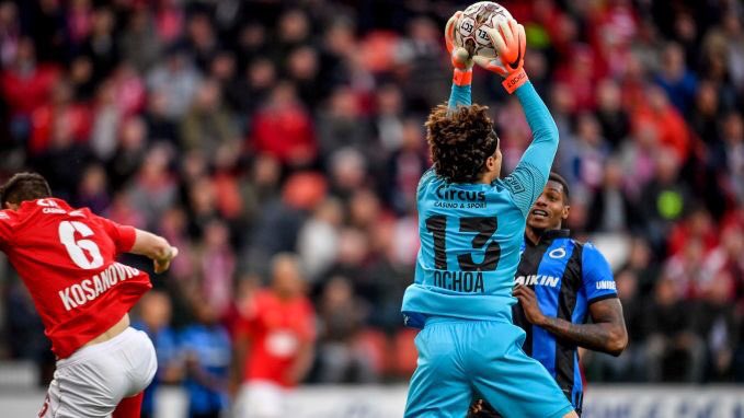 Con Guillermo Ochoa de titular, Standard gana y sueña con Europa League (@StandardLiegeES)