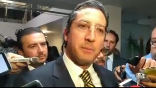 Legisladores y funcionarios se reunieron en el Congreso mexiquense. (Claudia Hidalgo)
