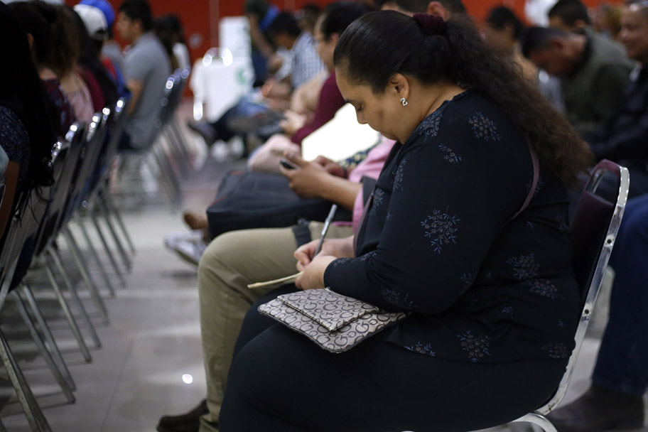 Solo el 36 y 38% de los asistentes a las ferias del empleo logran colocarse en una empresa. (Archivo)