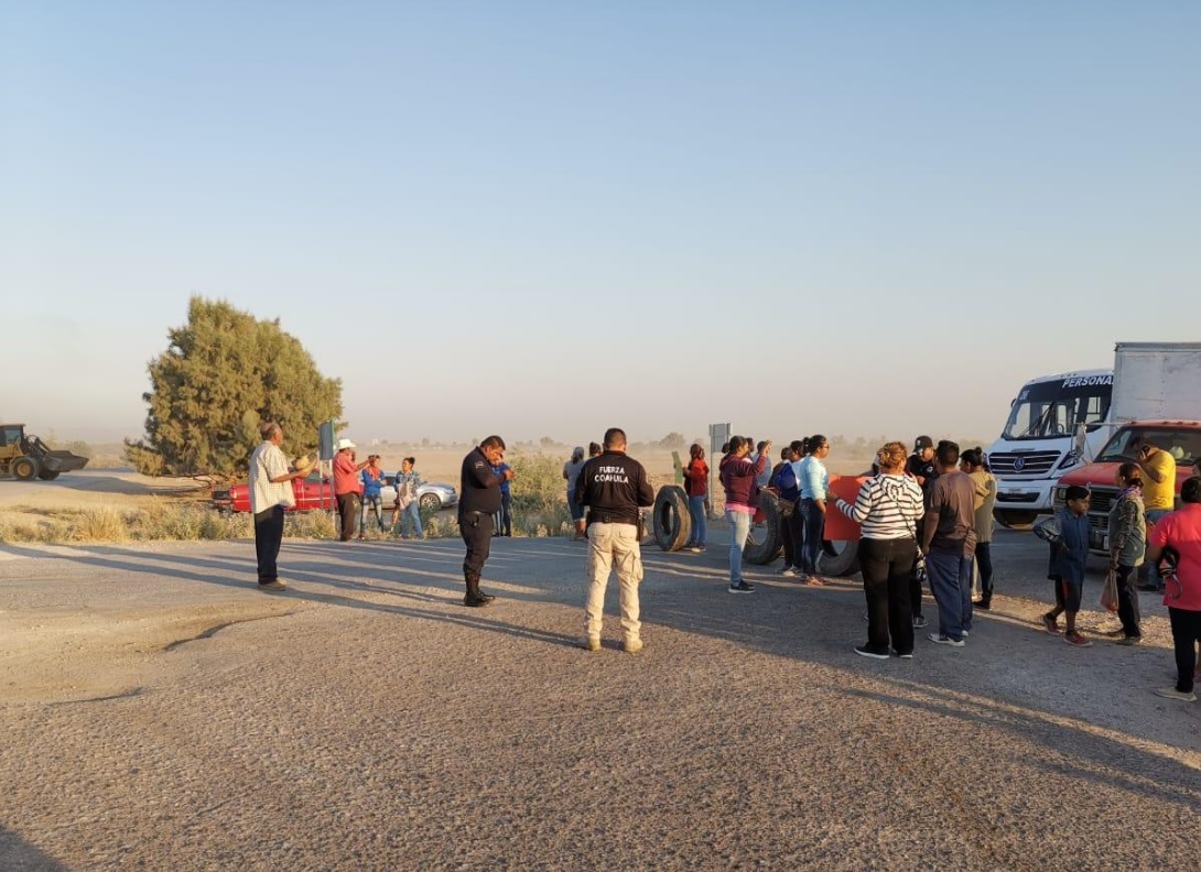 Exigen una solución al desabasto de agua que presenta el ejido desde hace algunos días. (Cortesía)