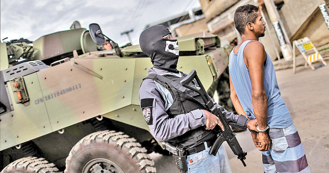 El gobierno de Bolsonaro incrementó la presencia militar para combatir el narcotráfico. (EFE)