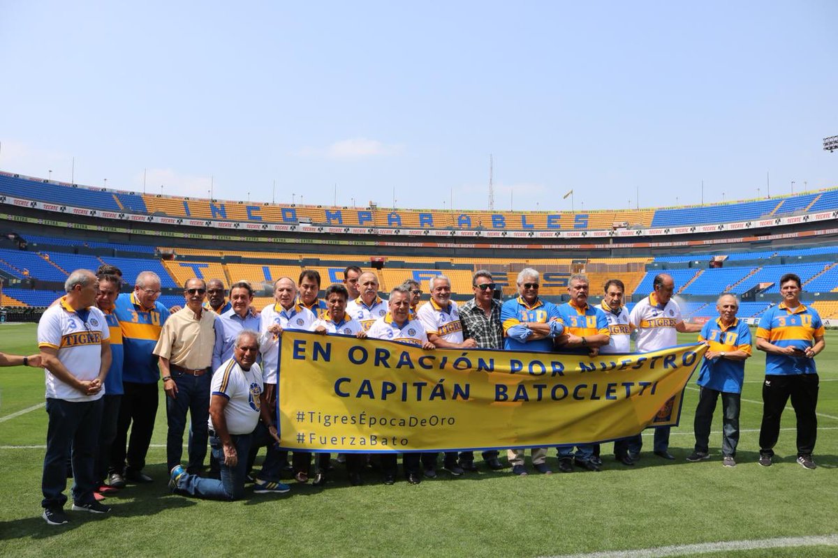 Ex jugadores de Tigres y Monterrey se unieron en pro de Osvaldo Batocletti (@TigresOficial)