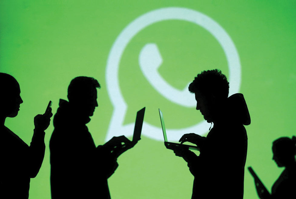 Pegasus 3 puede apropiarse de la cámara y el micrófono de un iPhone nuevo, con solo un llamada perdida de WhatsApp (Reuters).