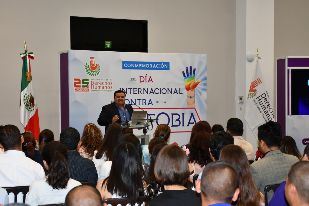 Realizan foro contra homofobia y transfobia