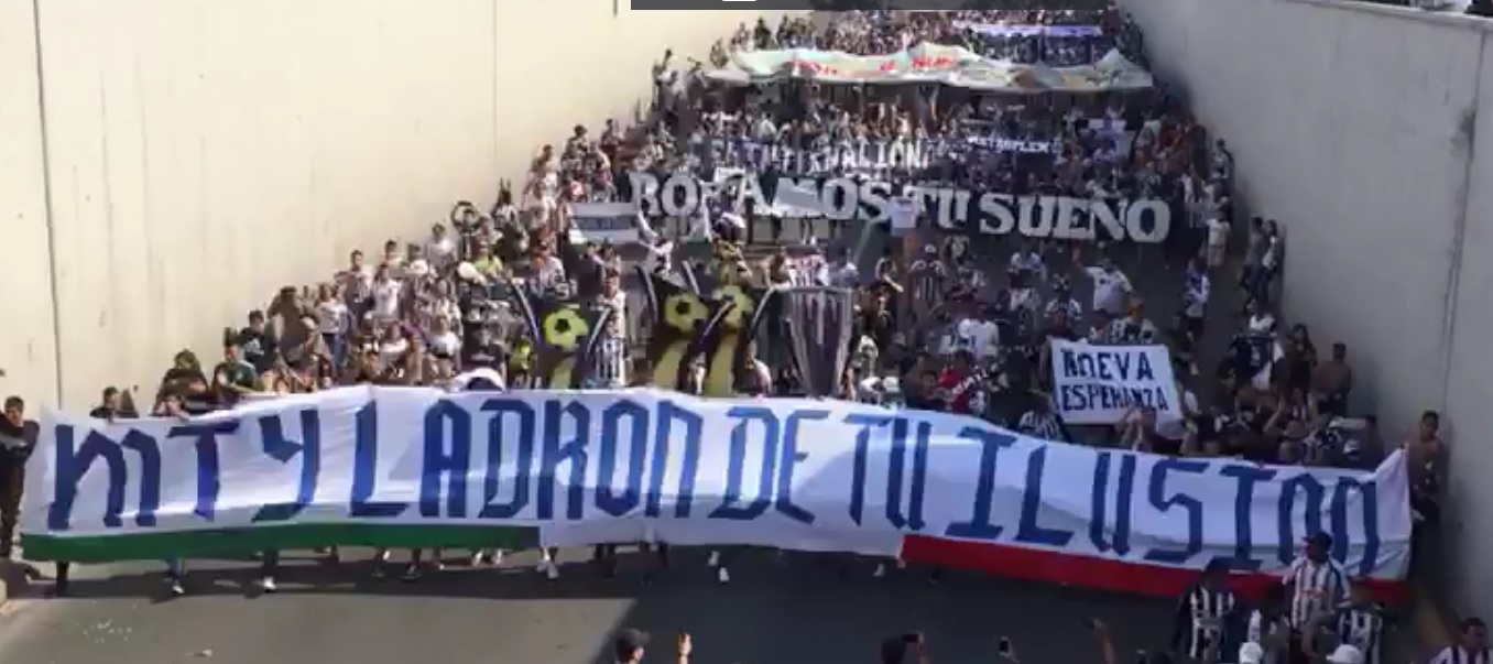 Barra de Monterrey previo al partido contra Tigres (Especial)