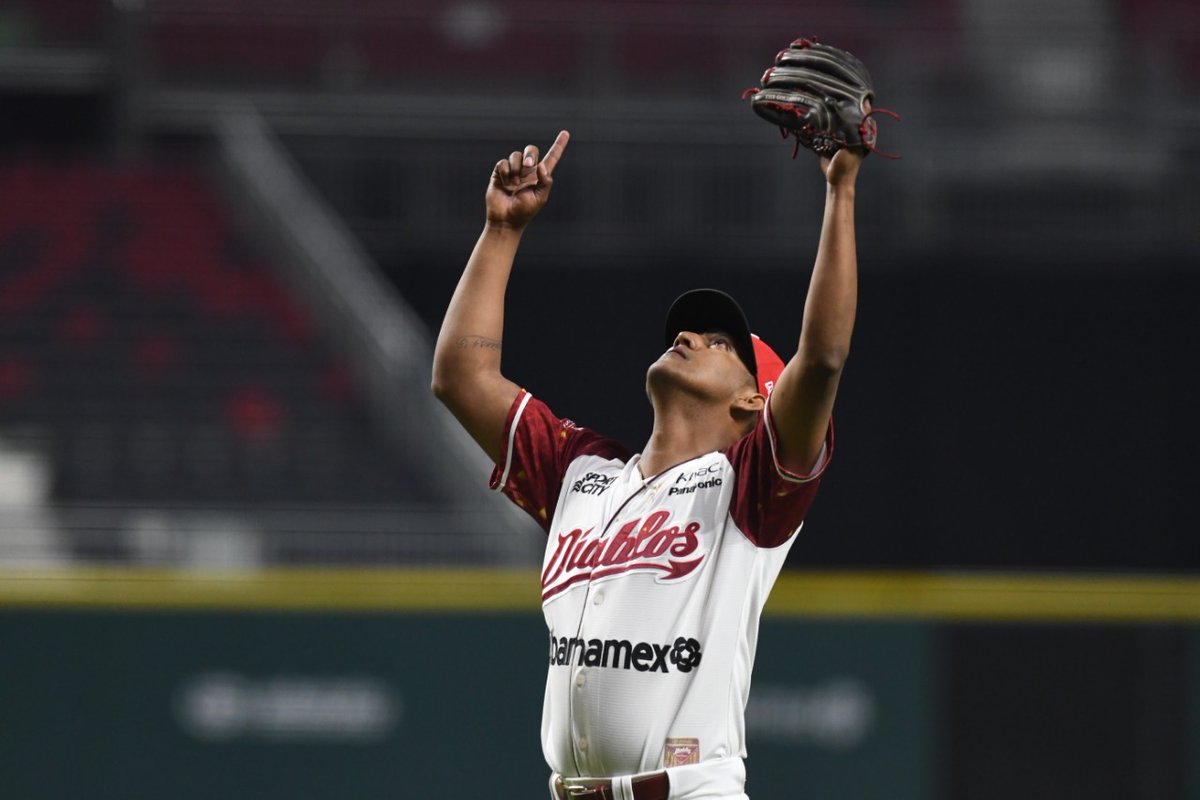 Diablos derrotó a Saraperos (Diablos Rojos del México)