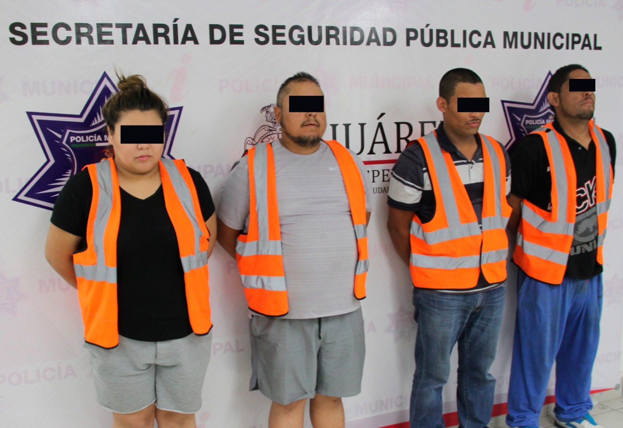 Cuatro sujetos fueron detenidos luego de que les hallaran presunta droga. (Especial)