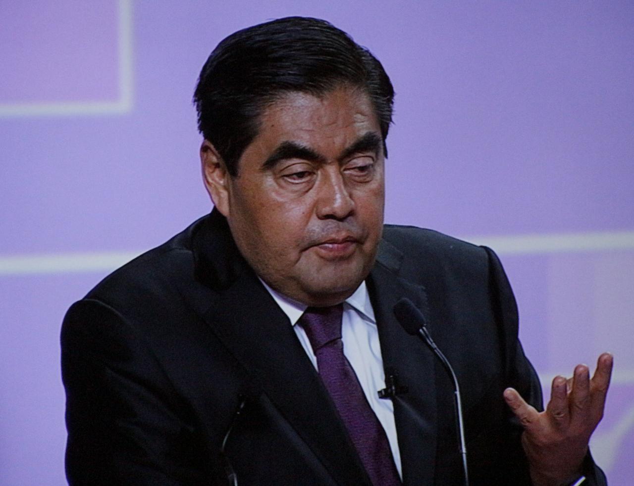 Luis Miguel Barbosa Huerta  (Jesús Zavala)