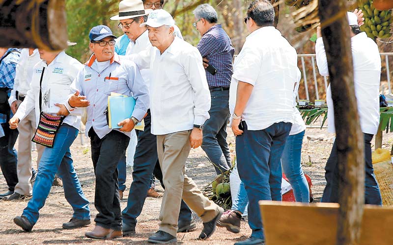 El mandatario encabezó la asamblea ejidal en la comunidad El Triunfo. (Juan Carlos Bautista)