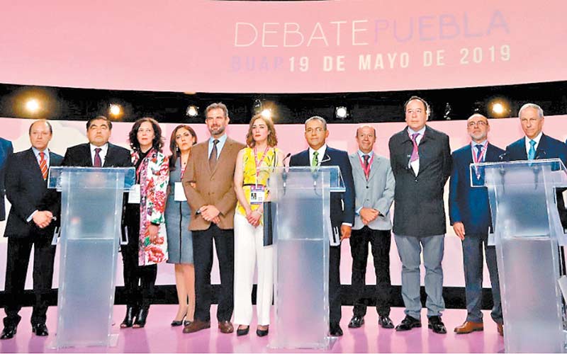 Miguel Barbosa (Morena), Alberto Jiménez (PRI) y Enrique Cárdenas (PAN). [Foto: Enfoque]