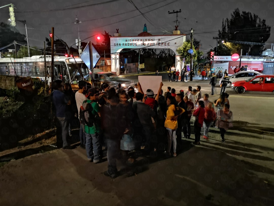 La carretera México-Cuernavaca fue cerrada por más de una hora. (Jorge Becerril)