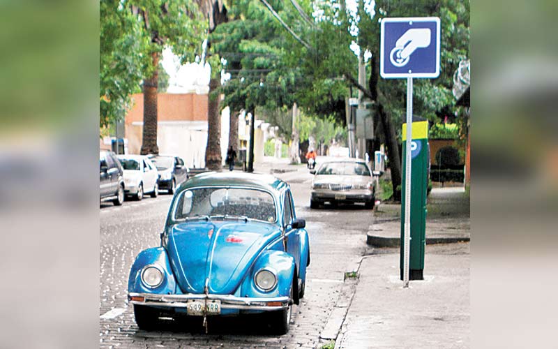 Sistema de cobro por estacionamiento en vía pública. (Javier García)