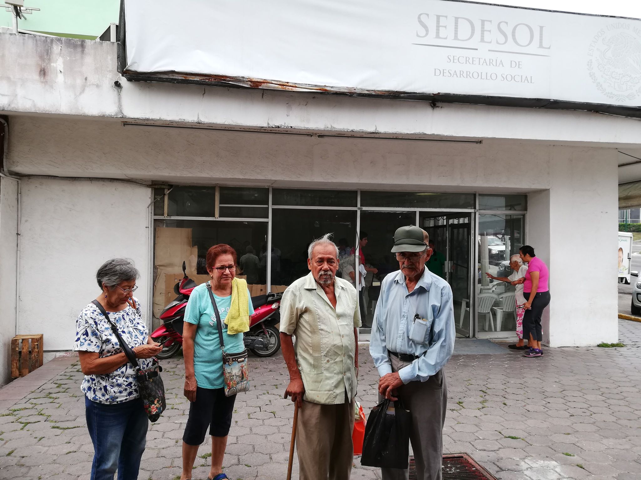 Abuelitos se quedan sin apoyo (Foto/Joaquín López)