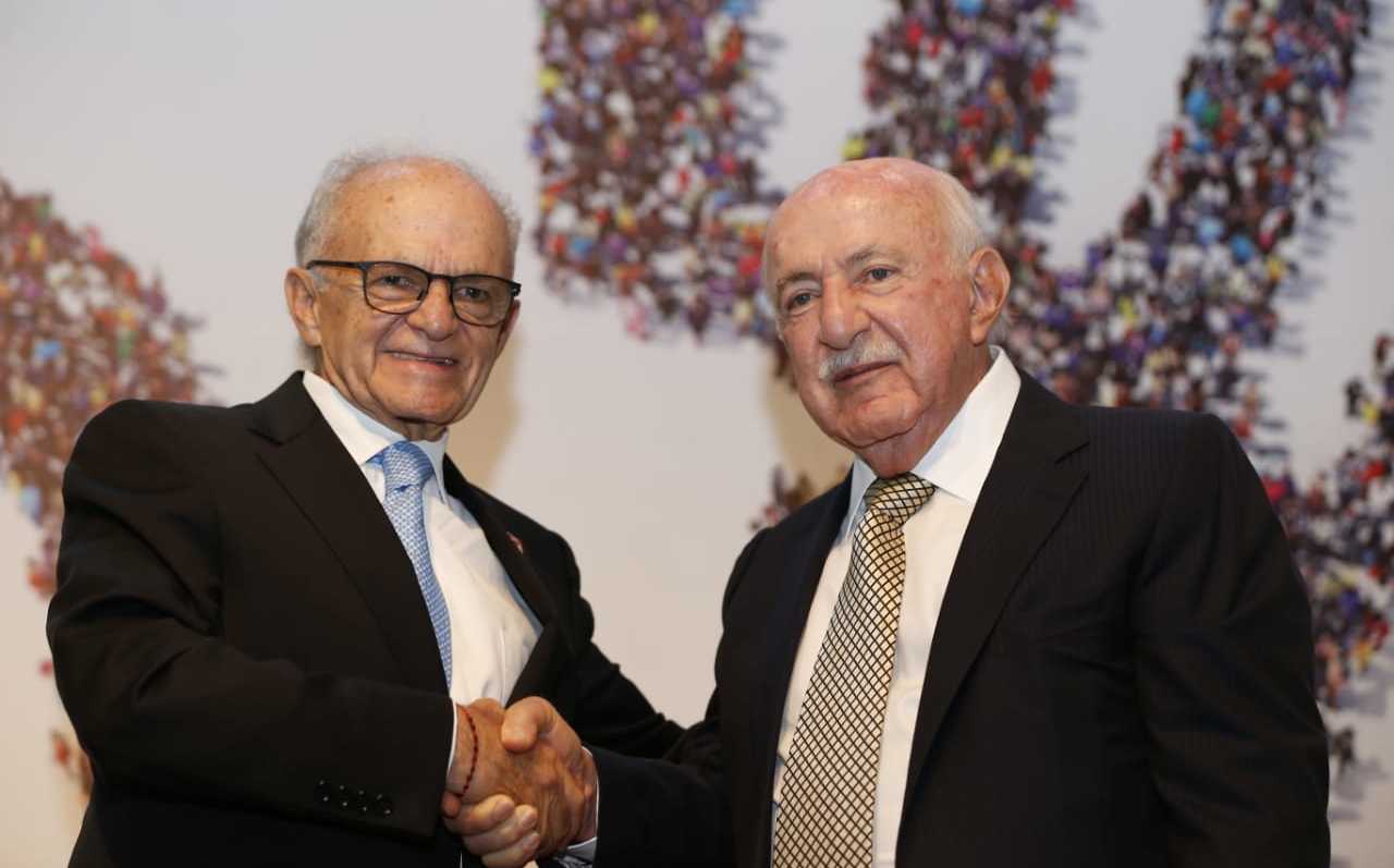 Alfredo Harp Helú y Alfredo Achar Tussie presentan libro Grupo Milenio