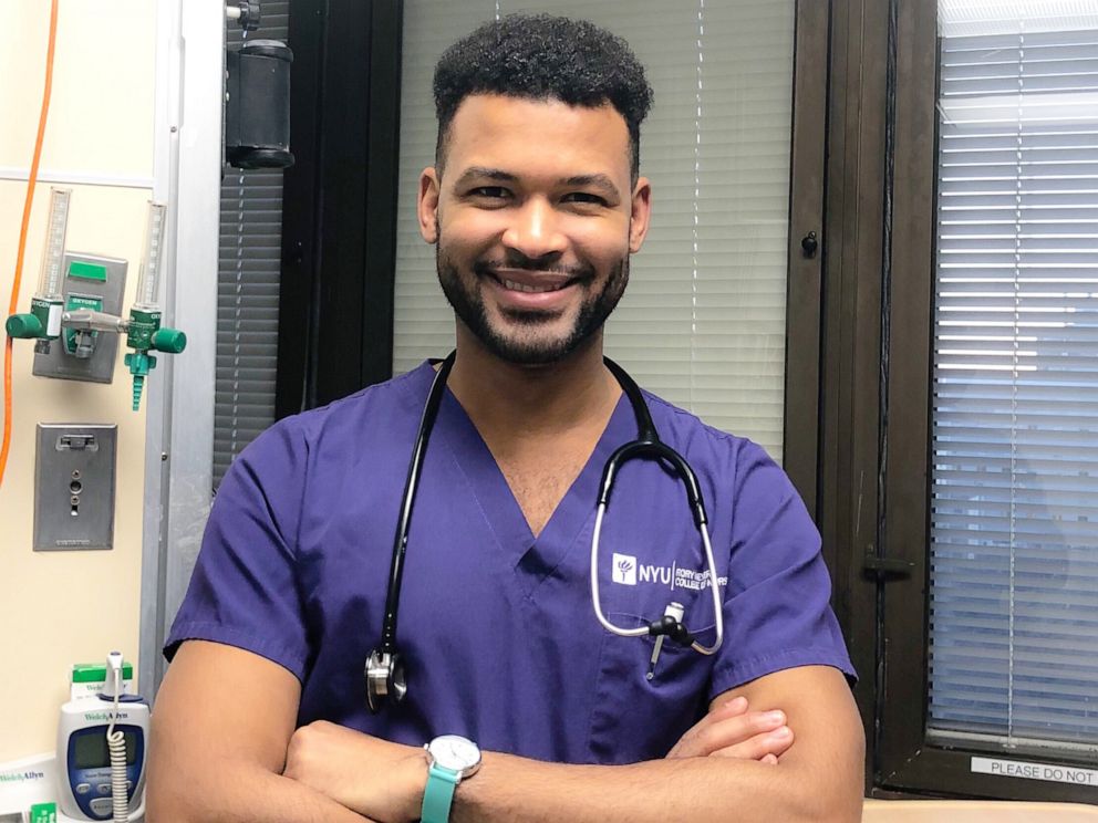 Frank Báez se graduó como enfermero en la NYU, donde empezó a trabajar como conserje (Especial).