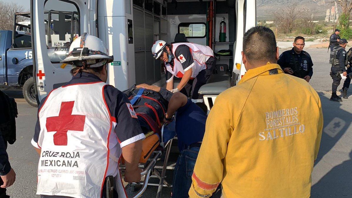 Los afectados fueron trasladados para su atención médica. (Cortesía)