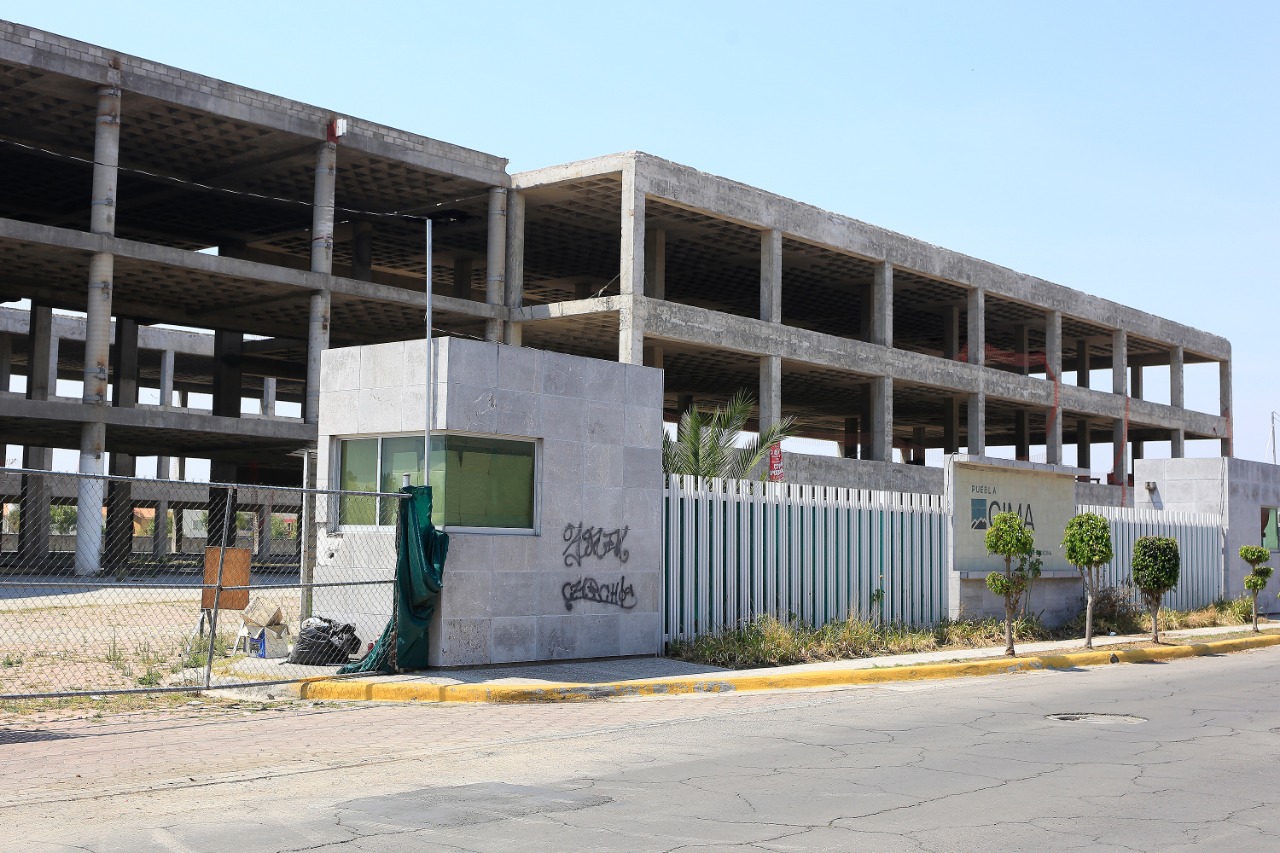 Las obras del Centro Internacional de Medicina (CIMA), que sustituirá a San Alejandro, se encuentran detenidas desde febrero (Andrés Lobato)