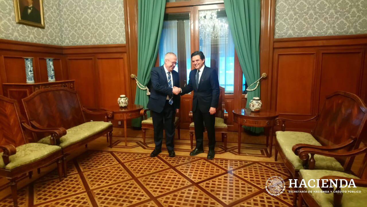 Zoé Robledo, nuevo titular del IMSS y Carlos Urzúa, secretario de Hacienda en Palacio Nacional (Especial)