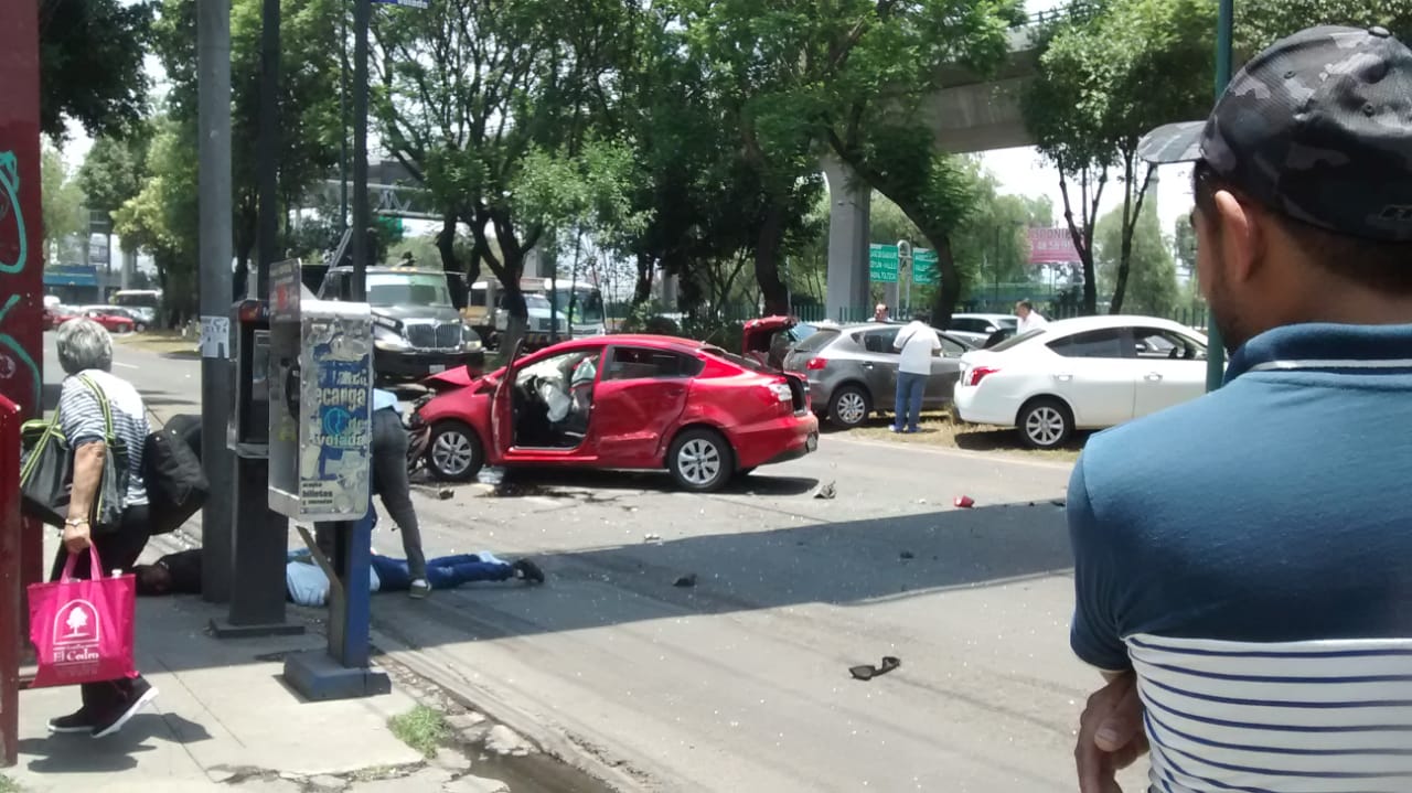 Los delincuentes tuvieron un accidente, por lo que descendieron del vehículo y dispararon a los ministeriales. (Especial)