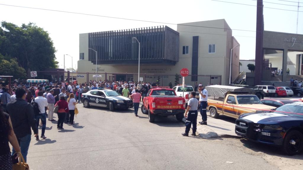 La emergencia moviliza a integrantes de seguridad. (Sofía Negrete)