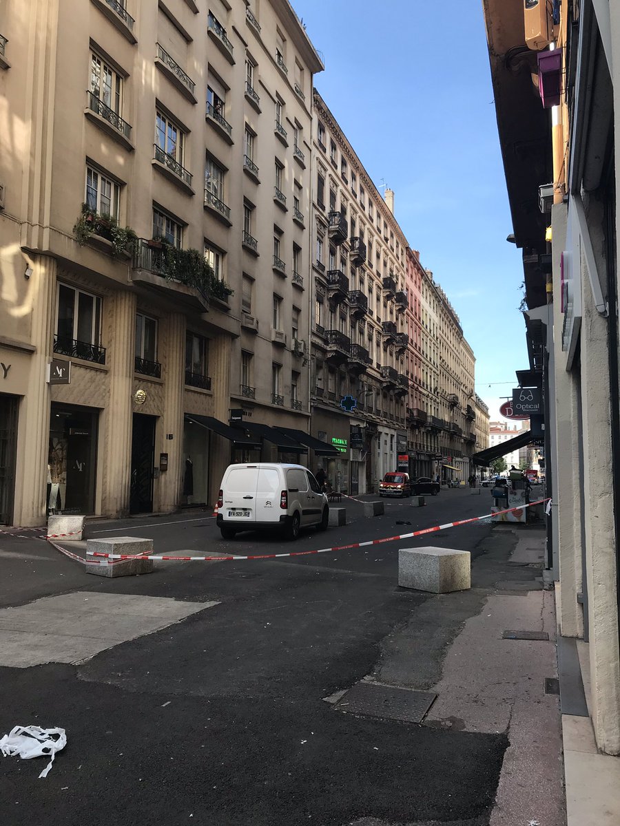 Una explosión en calles de Lyon, Francia, dejó al menos 8 heridos (@prefetrhone)