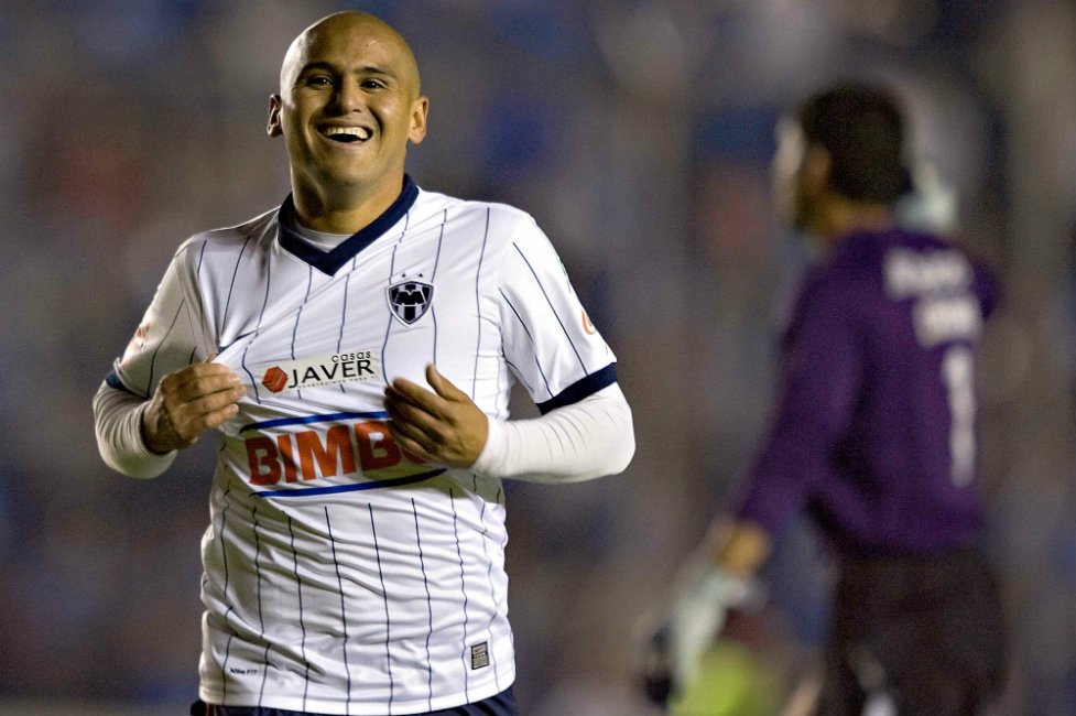 Humberto Suazo podría regresar a México para jugar con Venados  (Mexsport)
