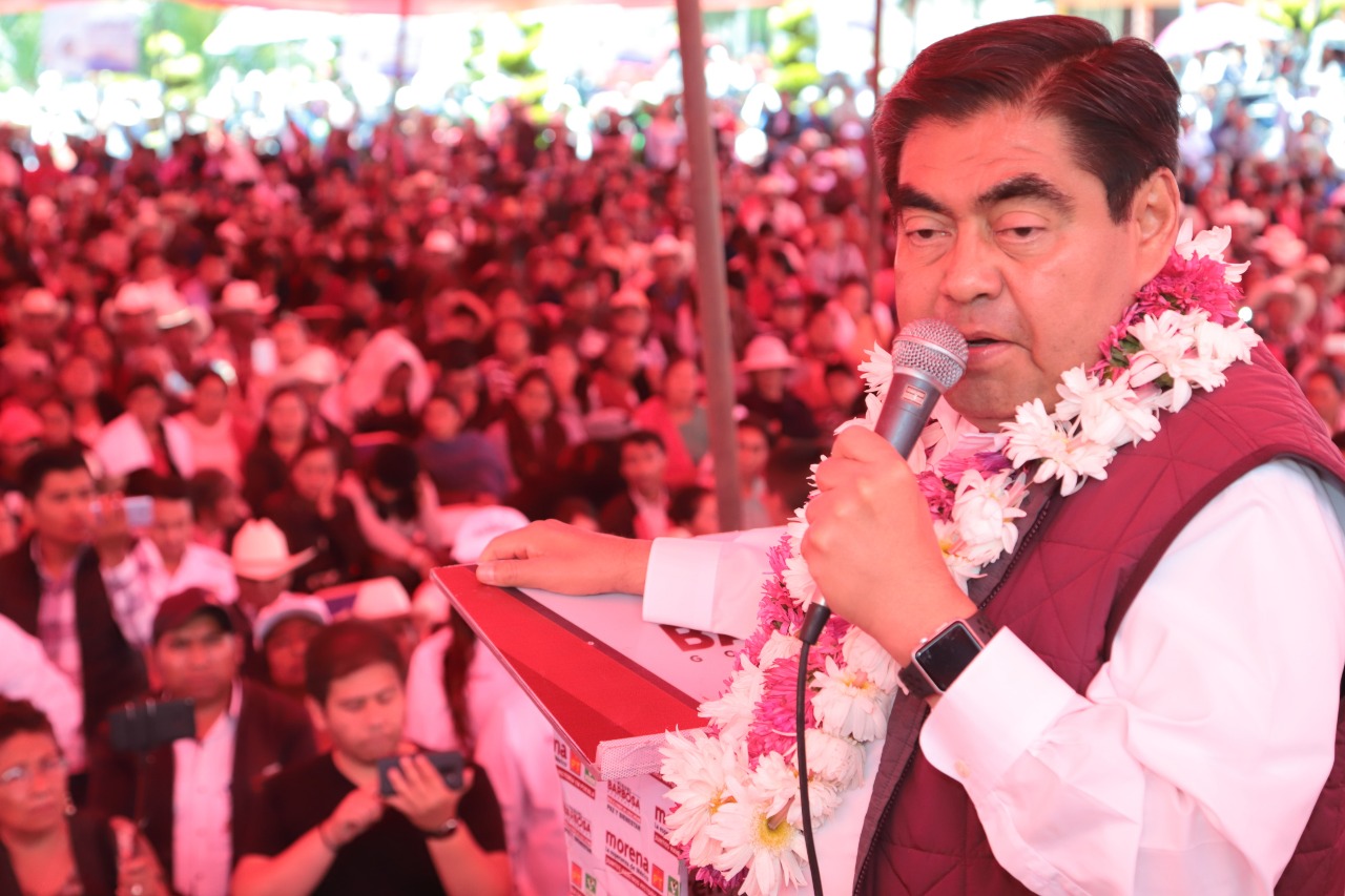 Miguel Barbosa comprometió cambios en el sector salud (Especial)