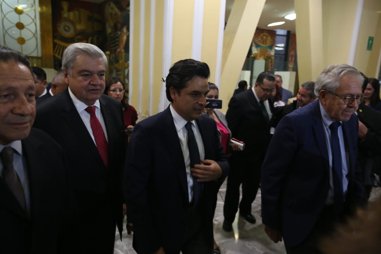 El secretario de Salud, Jorge Alcocer, durante el sorteo de la Lotería Nacional por los 40 años del IMSS. (Octavio Hoyos)