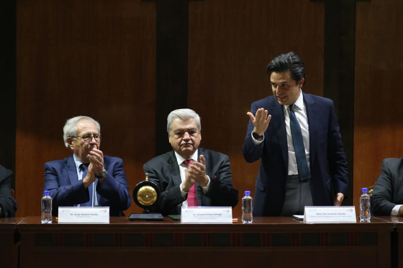 Zoé Robledo acudió al sorteo de la Lotería Nacional por los 40 años del IMSS. (Octavio Hoyos)