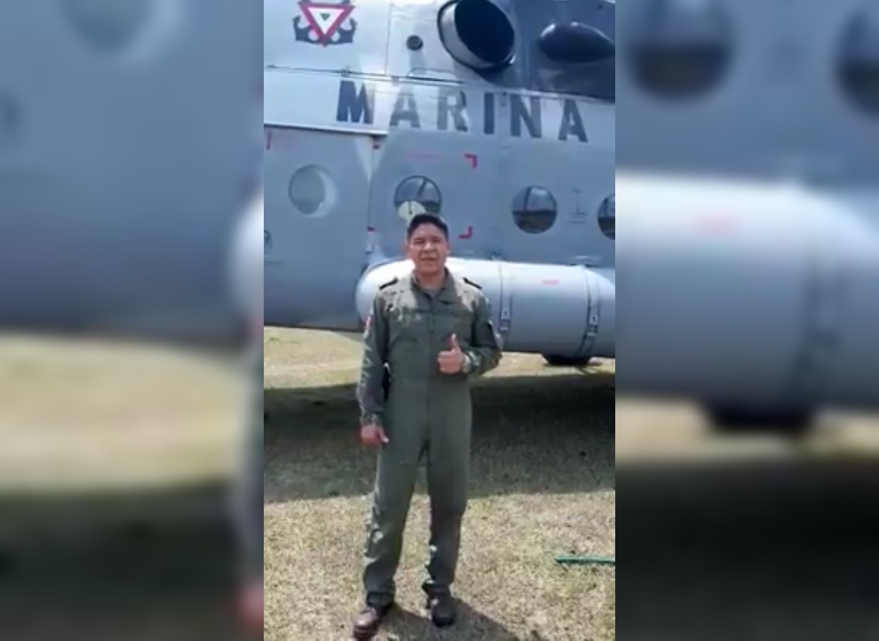 El piloto de la nave que cayó en Querétaro grabó un video en donde pide combustible para el helicóptero. (Captura de pantalla)