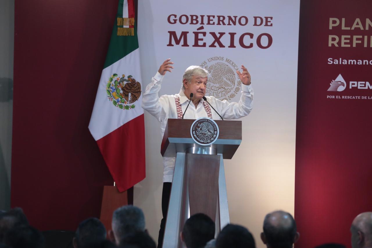 El presidente López Obrador durante la presentación del Plan Nacional de Refinación en Salamanca, Guanajuato (Jesús Quintanar)