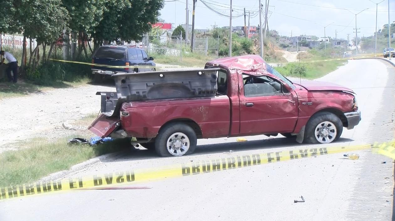 El conductor murió instantáneamente al ser proyecto por no portar cinturón de seguridad (foto: Ubaldo Reyna).
