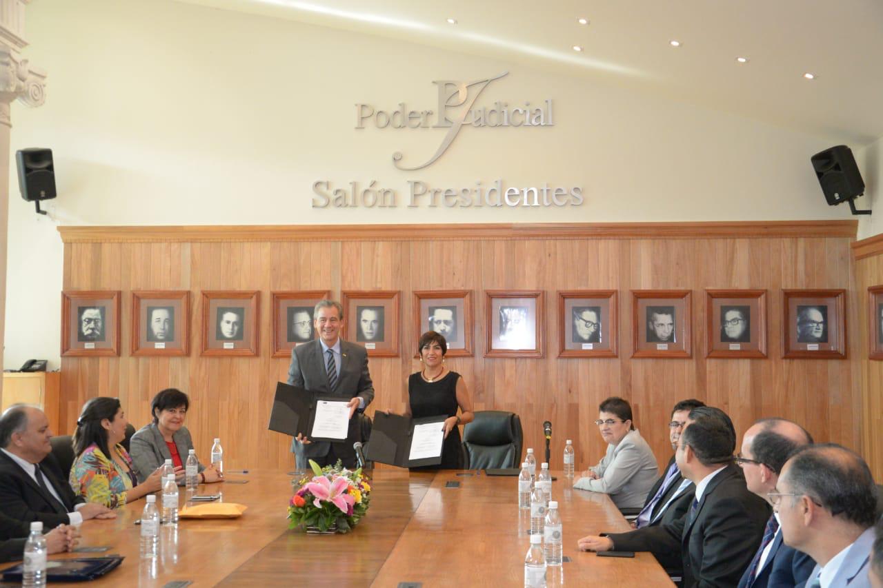Firma del convenio en el Poder Judicial