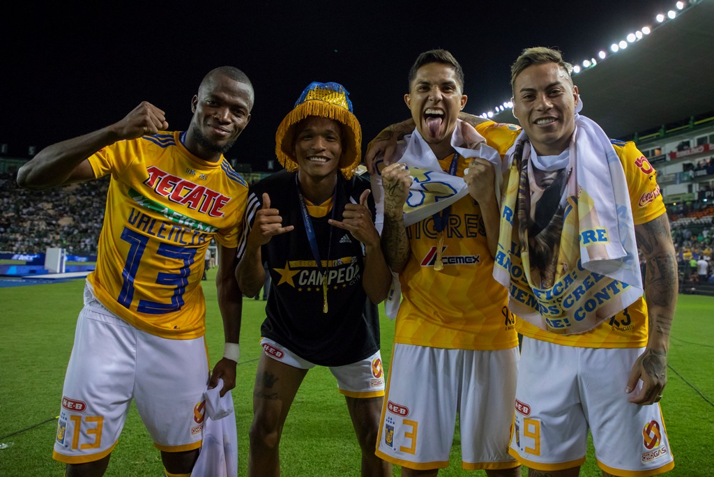 Jugadores de Tigres celebran el título (Imago7)