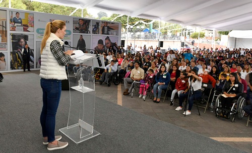La titular de la institución visitó Jocotitlán. (Especial)