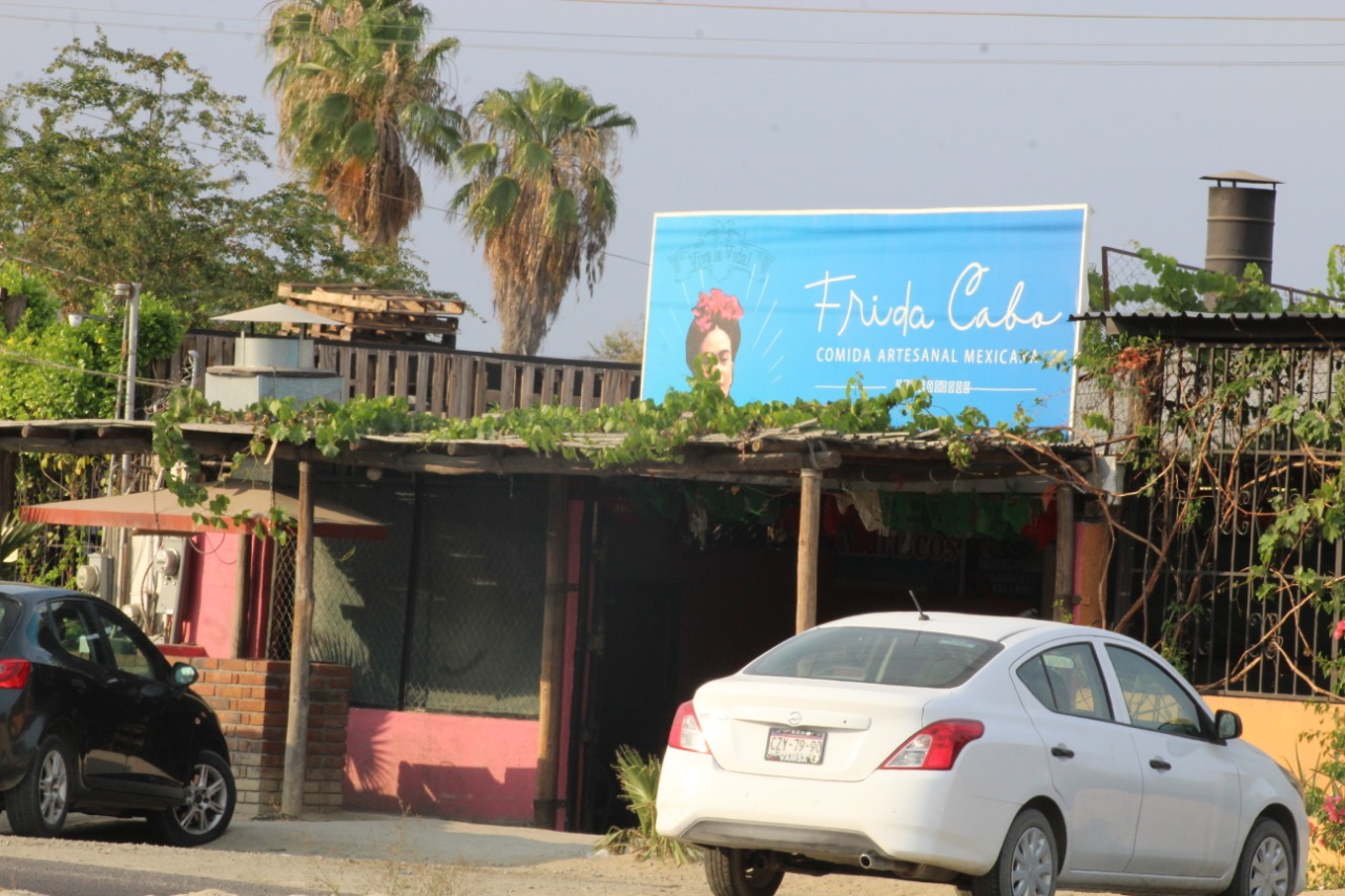 Los restaurantes ofrecieron comida gratis a los dueños de teléfonos Huawei. (Especial)