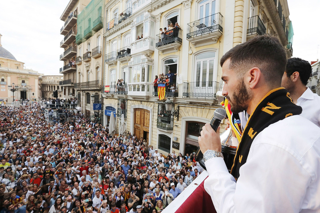 Valencia extendió hasta este lunes los festejos por el nuevo título de la Copa de Rey (valenciacf.com)