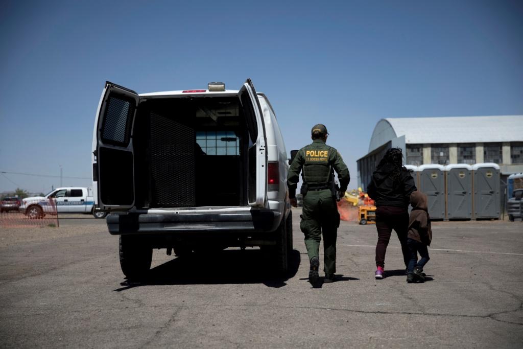 Tan solo en abril de 2019, la Patrulla Fronteriza aprehendió a 58 mil 474 familias. (Reuters)