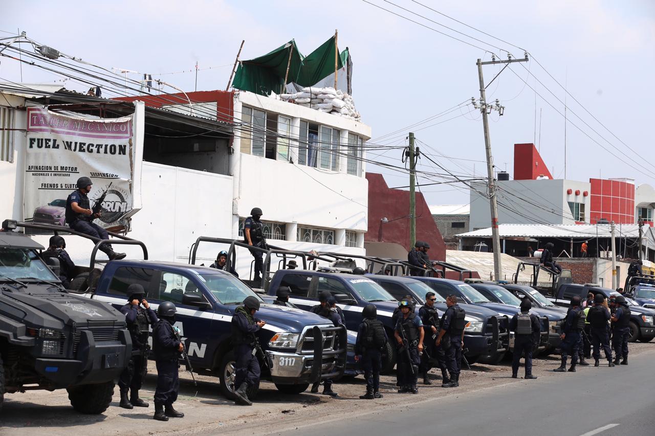Elementos de la Policía Estatal mantienen un operativo de seguridad. (Nelly Salas)