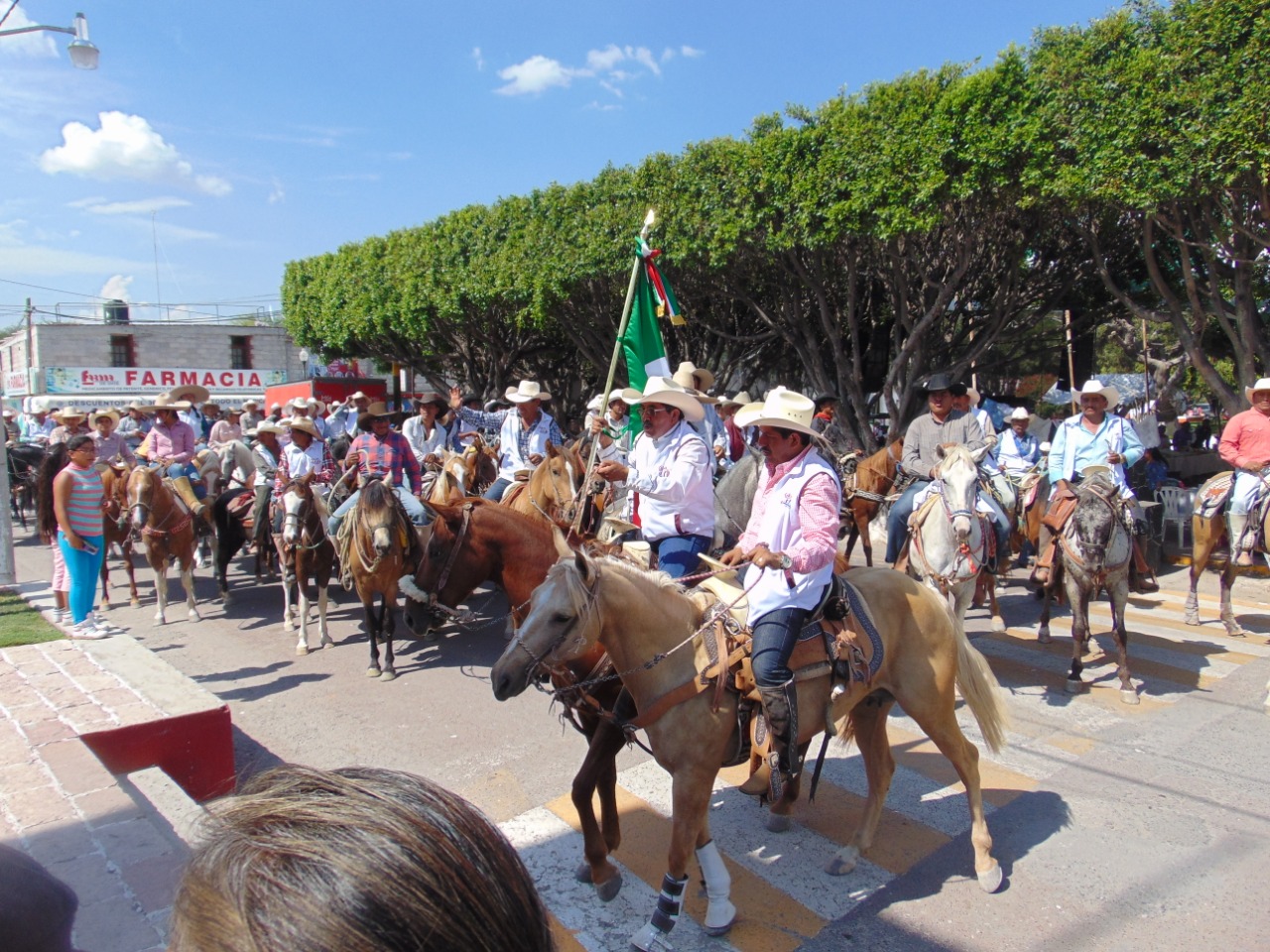Uno de los eventos más importantes para la comunidad será el desfile de prendas artesanales en la que participan artesanos de la comunidad.