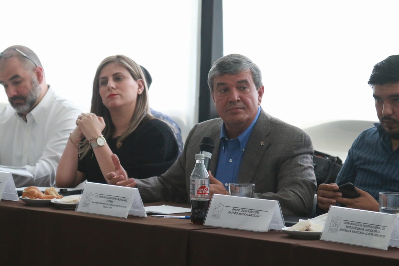 Manuel González, secretario de Gobierno, asistió a las mesas de trabajo para la Ley de Movilidad en el Congreso local. Foto: Jorge López