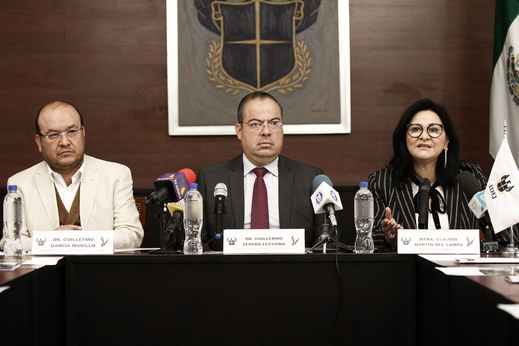 Presentación de maestría en rueda de prensa