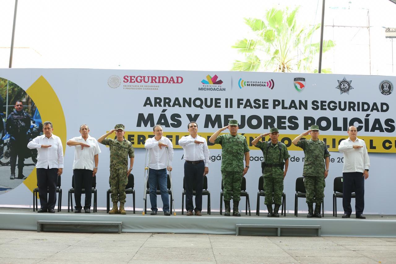 El titular de la Sedena estuvo en presente en un acto en Michoacán sobre un plan de seguridad. (Twitter | @Silvano_A)